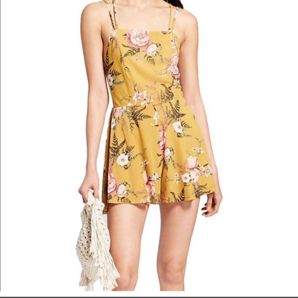 Xhilaration floral romper size XS